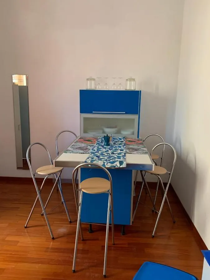 Long John Apartment Roma Italia